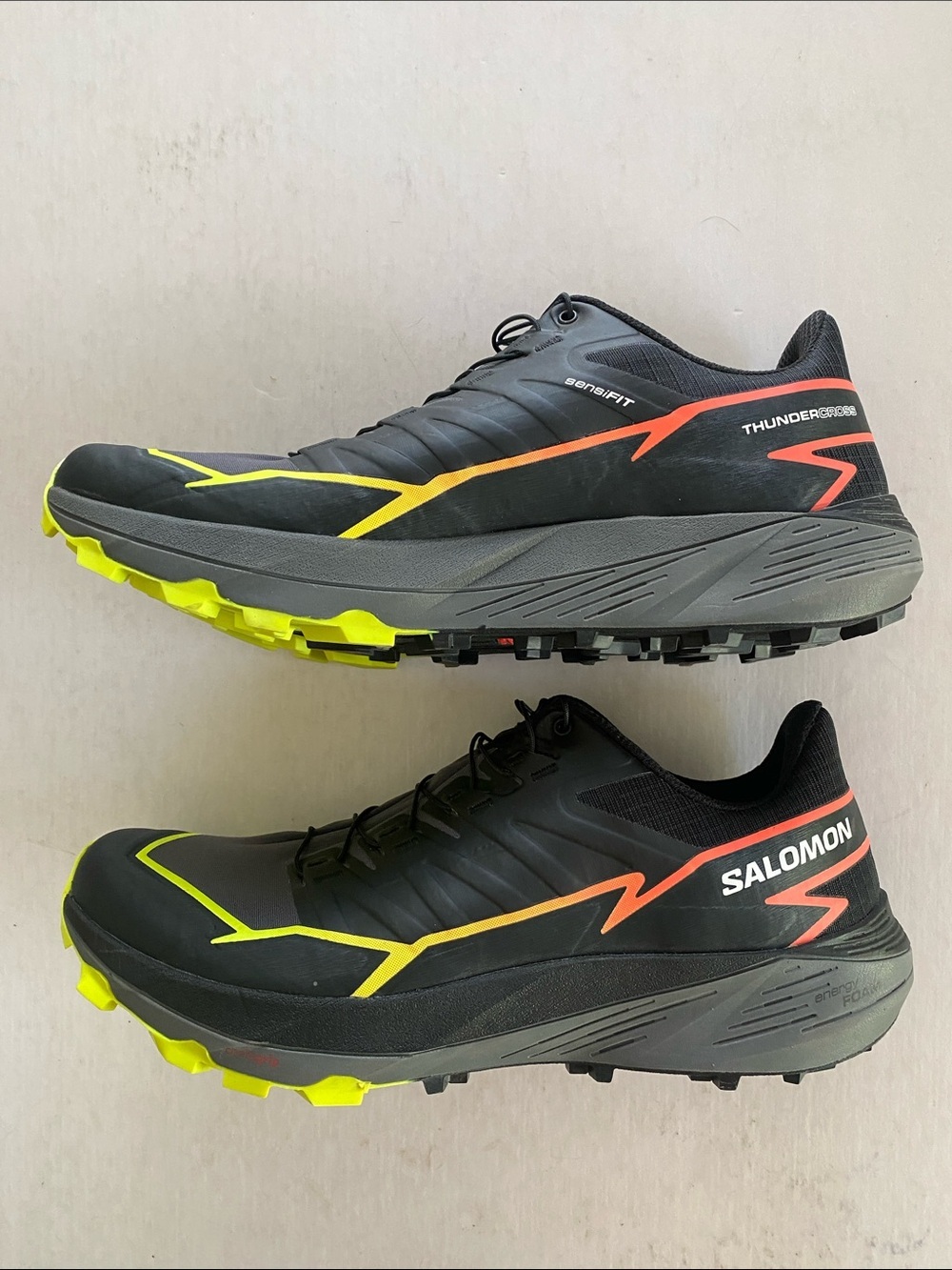 Salomon Thundercross Men's Trail Running Shoes Black and Neon Yellow 9.5 US NWOT - Picture 2 of 11